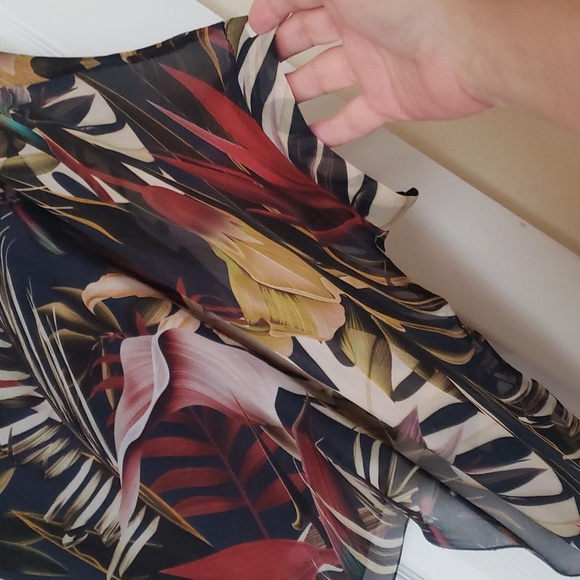 Italian Silk Flowy Top - Picture 3 of 4